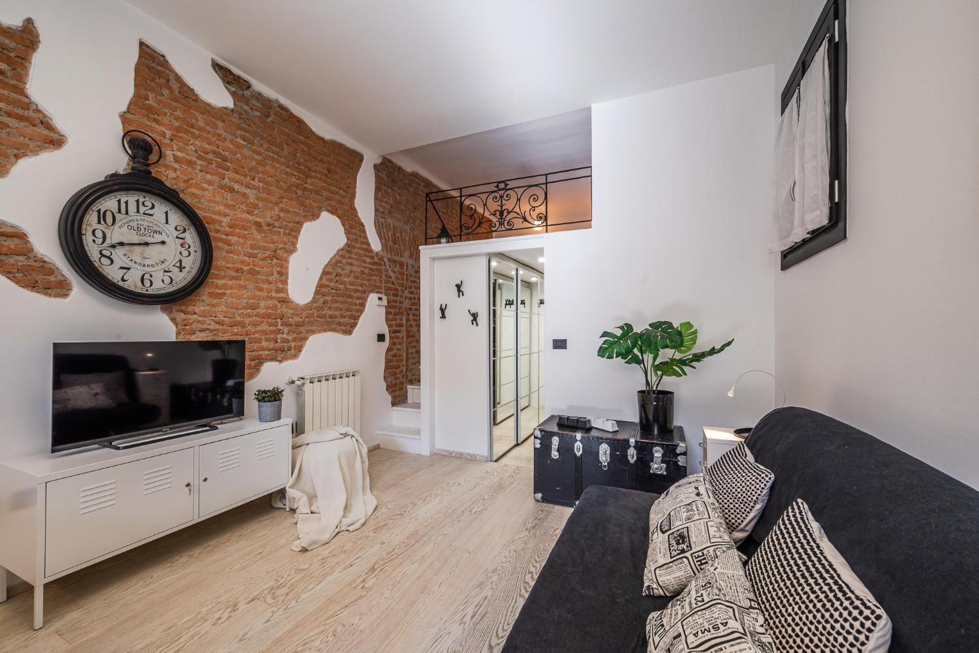 The Brick Nest - Navigli View Apartment Milan
