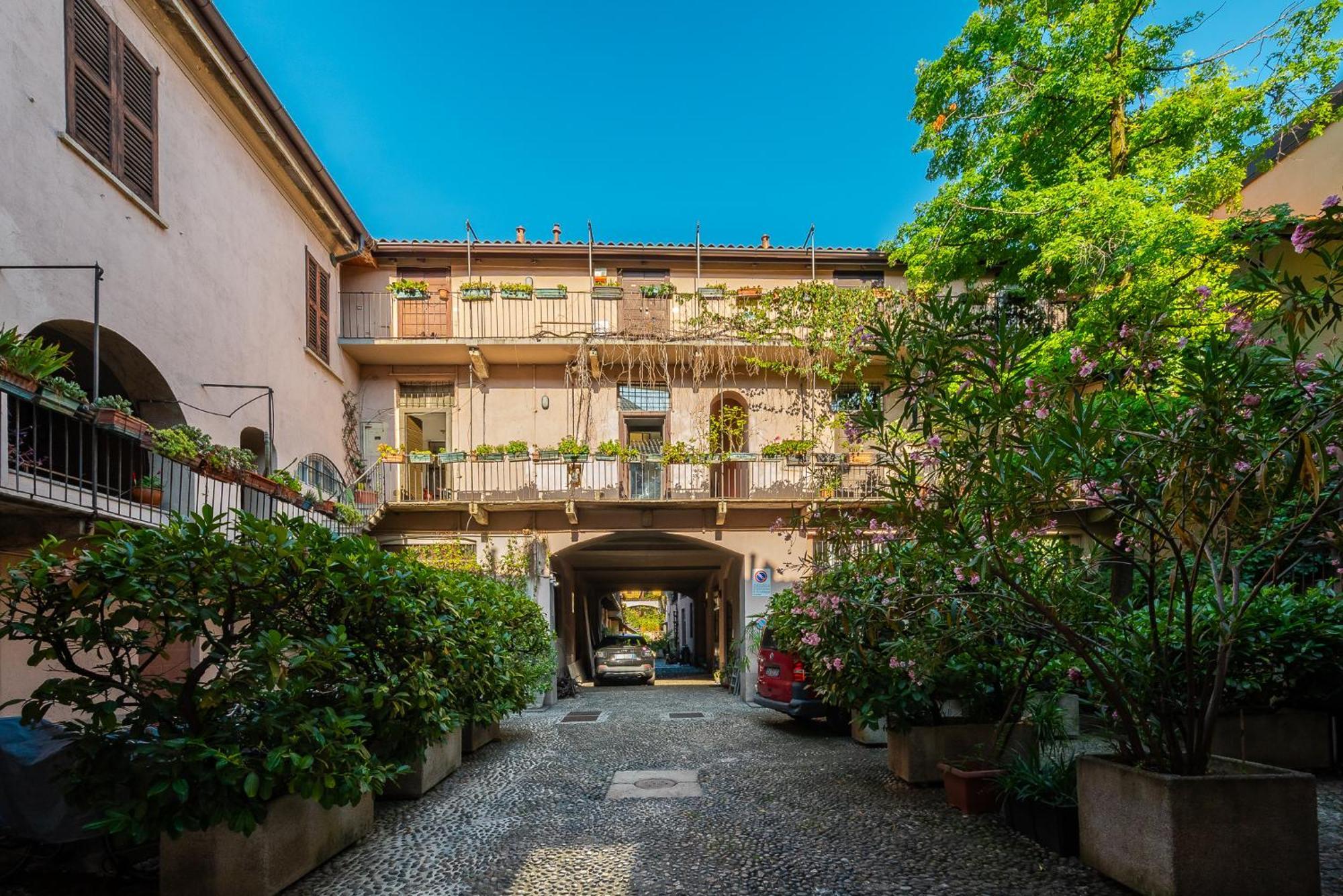 The Brick Nest - Navigli View Apartment