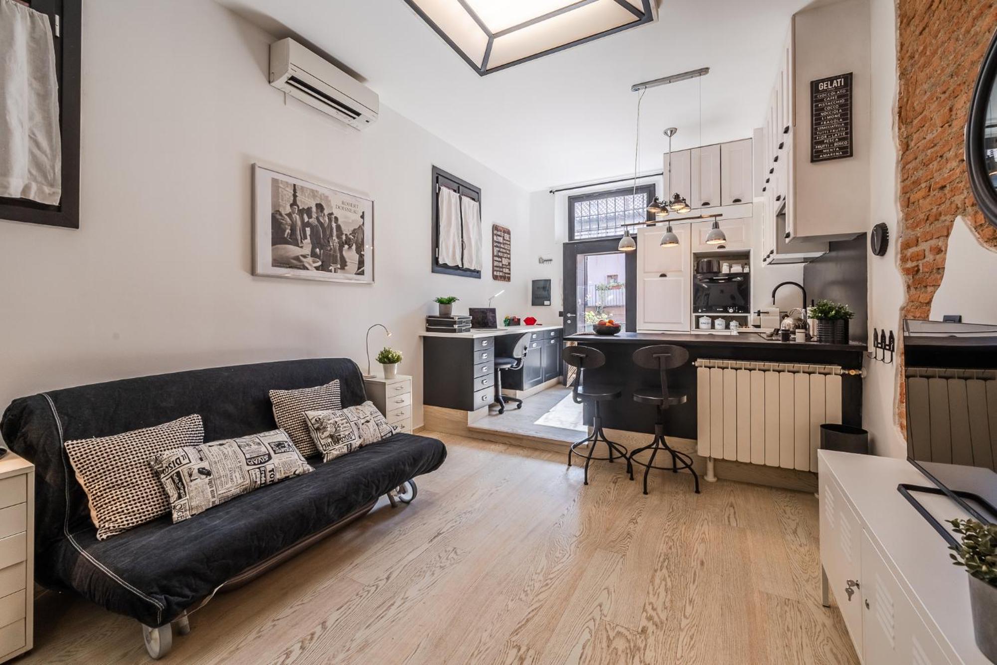 The Brick Nest - Navigli View Apartment *