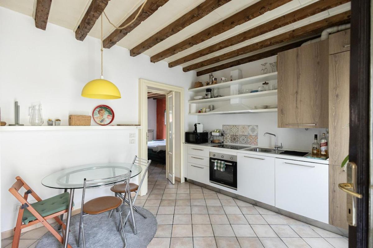 Elegant Naviglio Cool Area Large 5 Pax With Elevator *