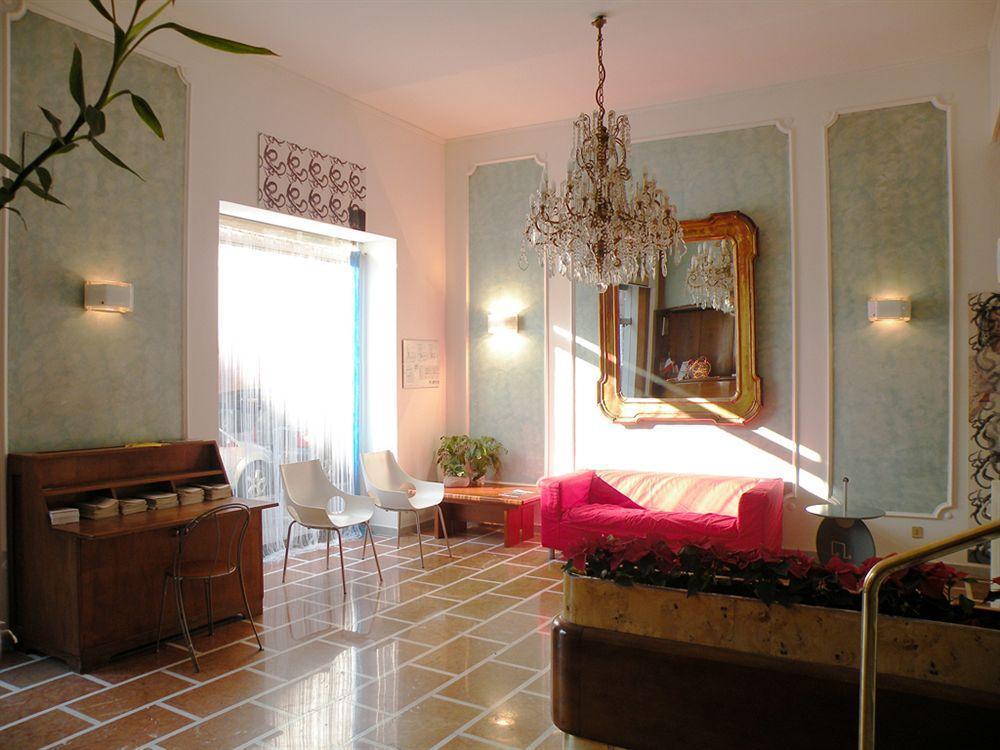 Virgilio Hotel 2*