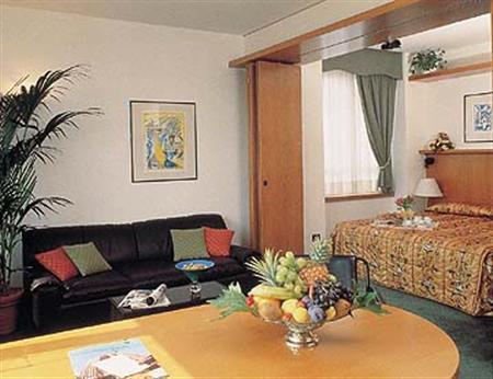 Hotel Una Century 4*