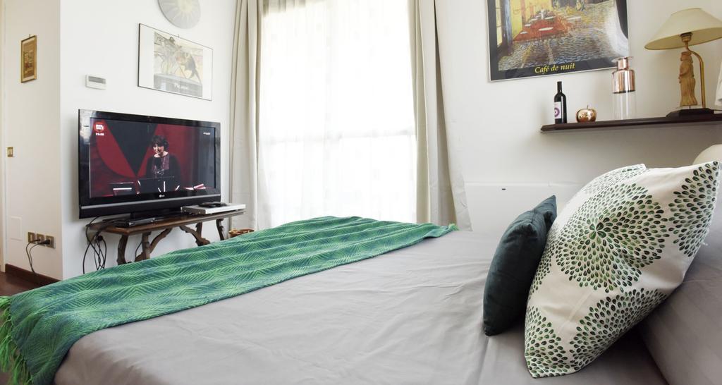 Altido Victorian Apt For 2 With Balcony And Free Parking Milão