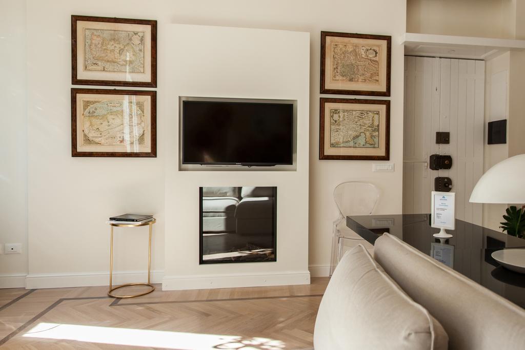 House Of Art Giovio *