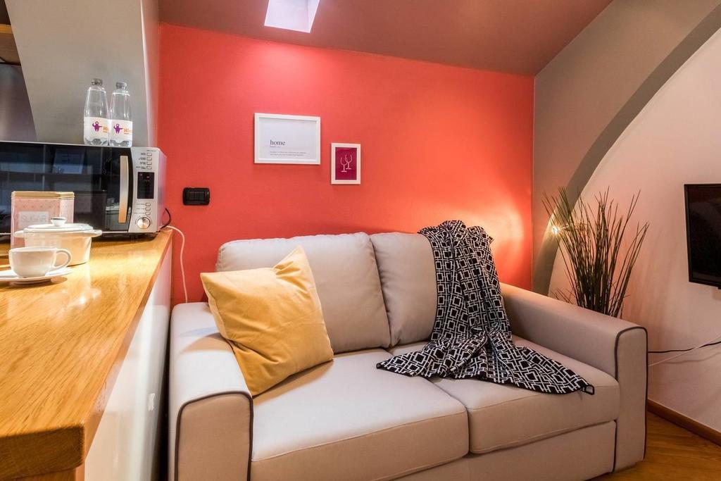 Altido Warm For 4 In Porta Venezia Apartment