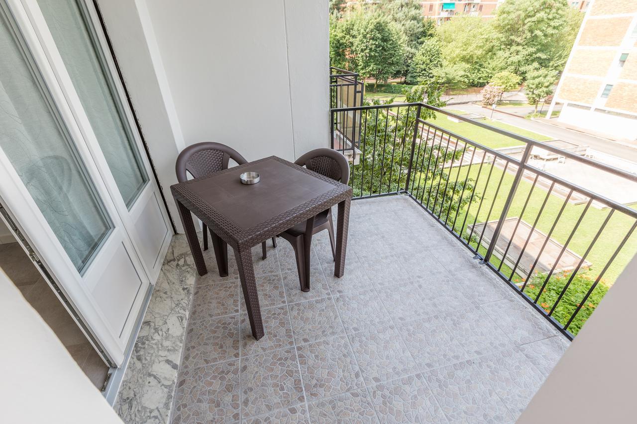 Business Balcony Flat Apartment Milan