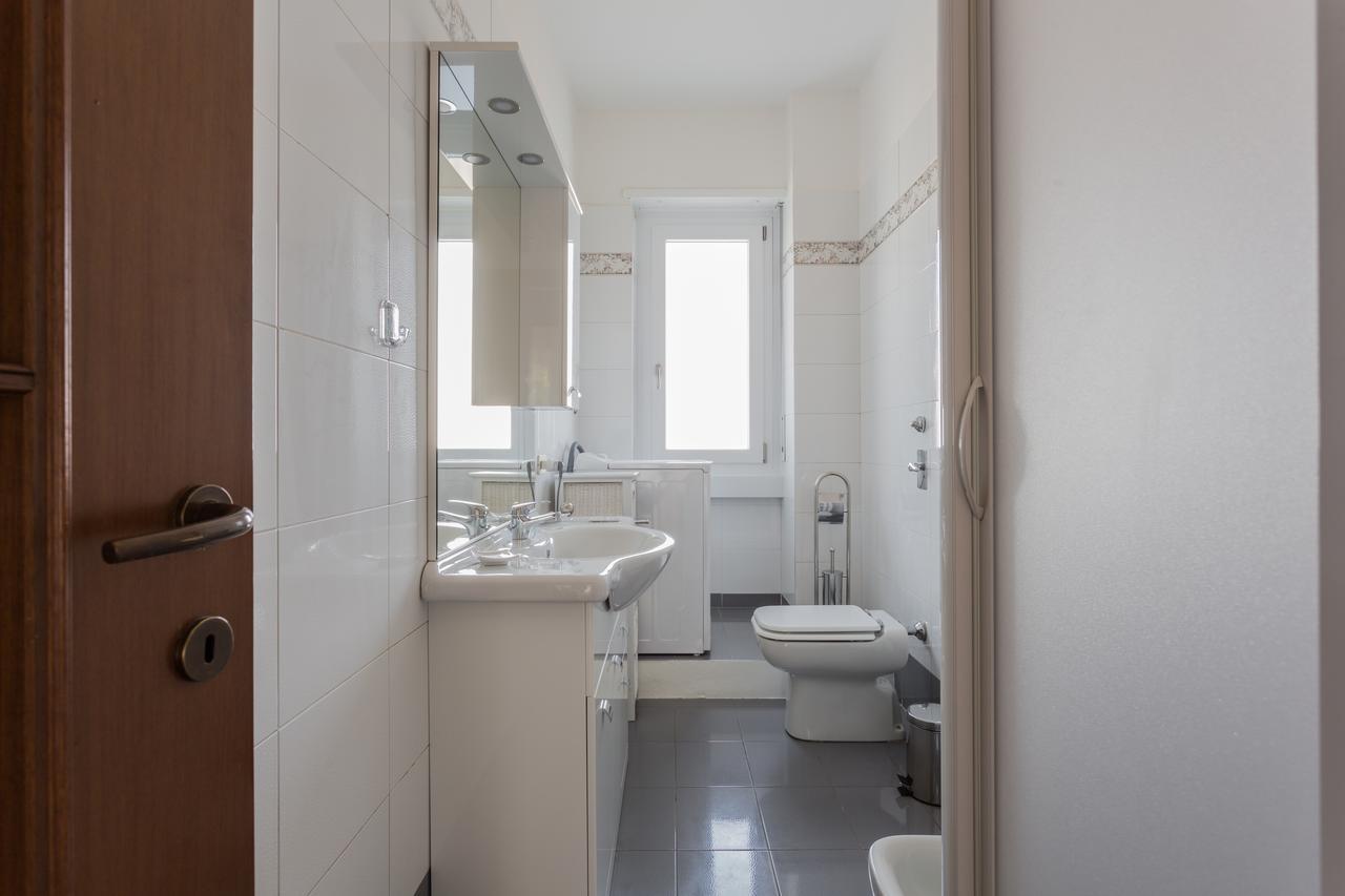 Apartment Cenisio Subway Flat *