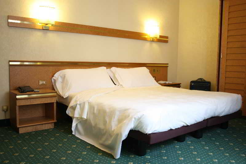 Just Hotel 4*