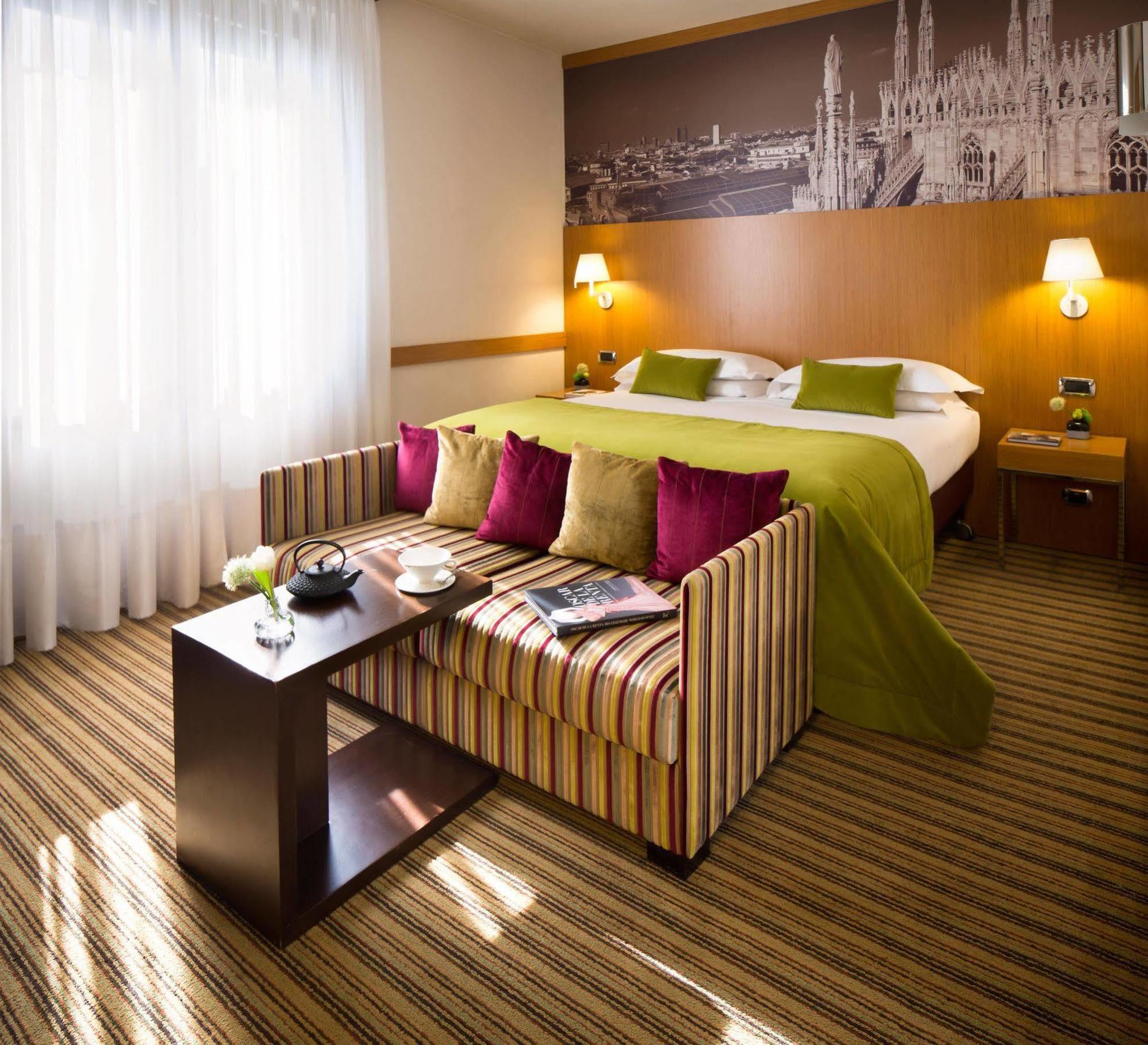 Hotel Starhotels Tourist Milão
