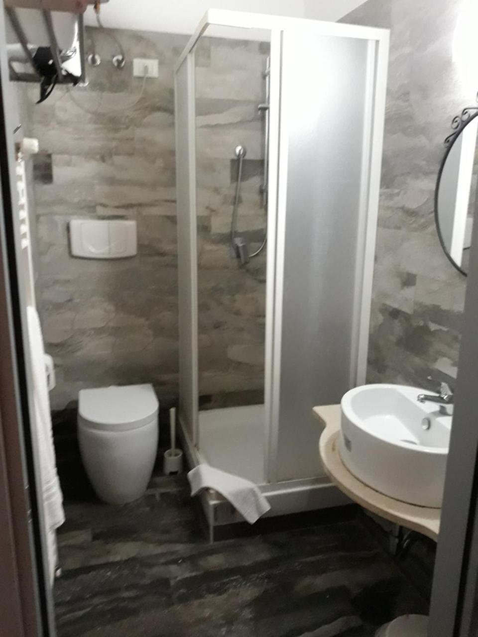 Sira House 2* Milan