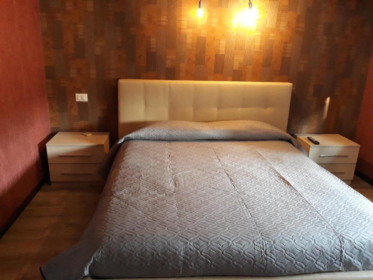 Guest house Sira House