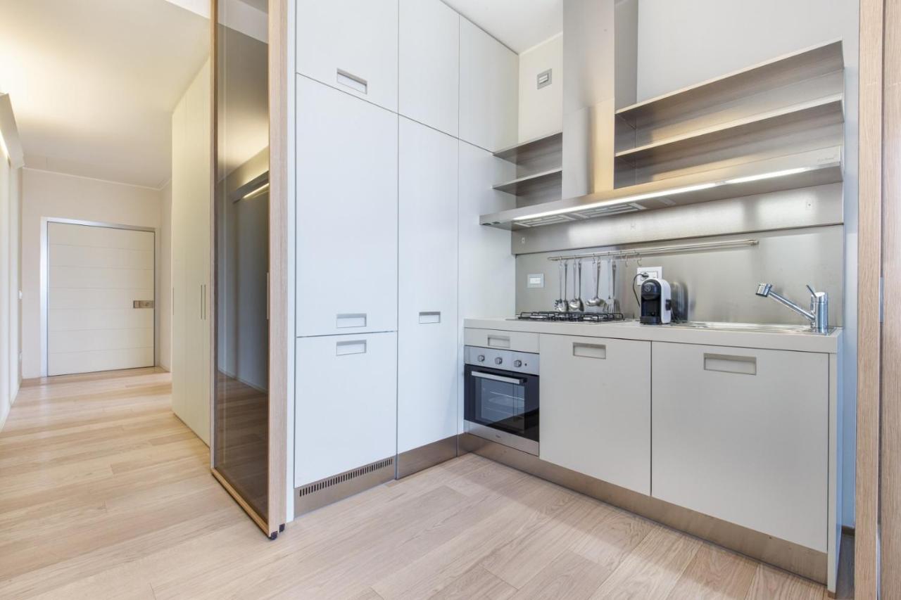 Stylish Elegant In Torre Solaria With Exclusive Milan's View Apartment *