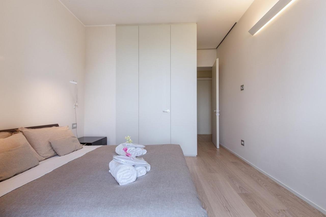 Stylish Elegant In Torre Solaria With Exclusive Milan's View * Mailand