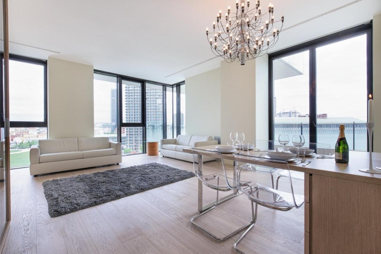 Stylish Elegant In Torre Solaria With Exclusive Milan's View * Mailand