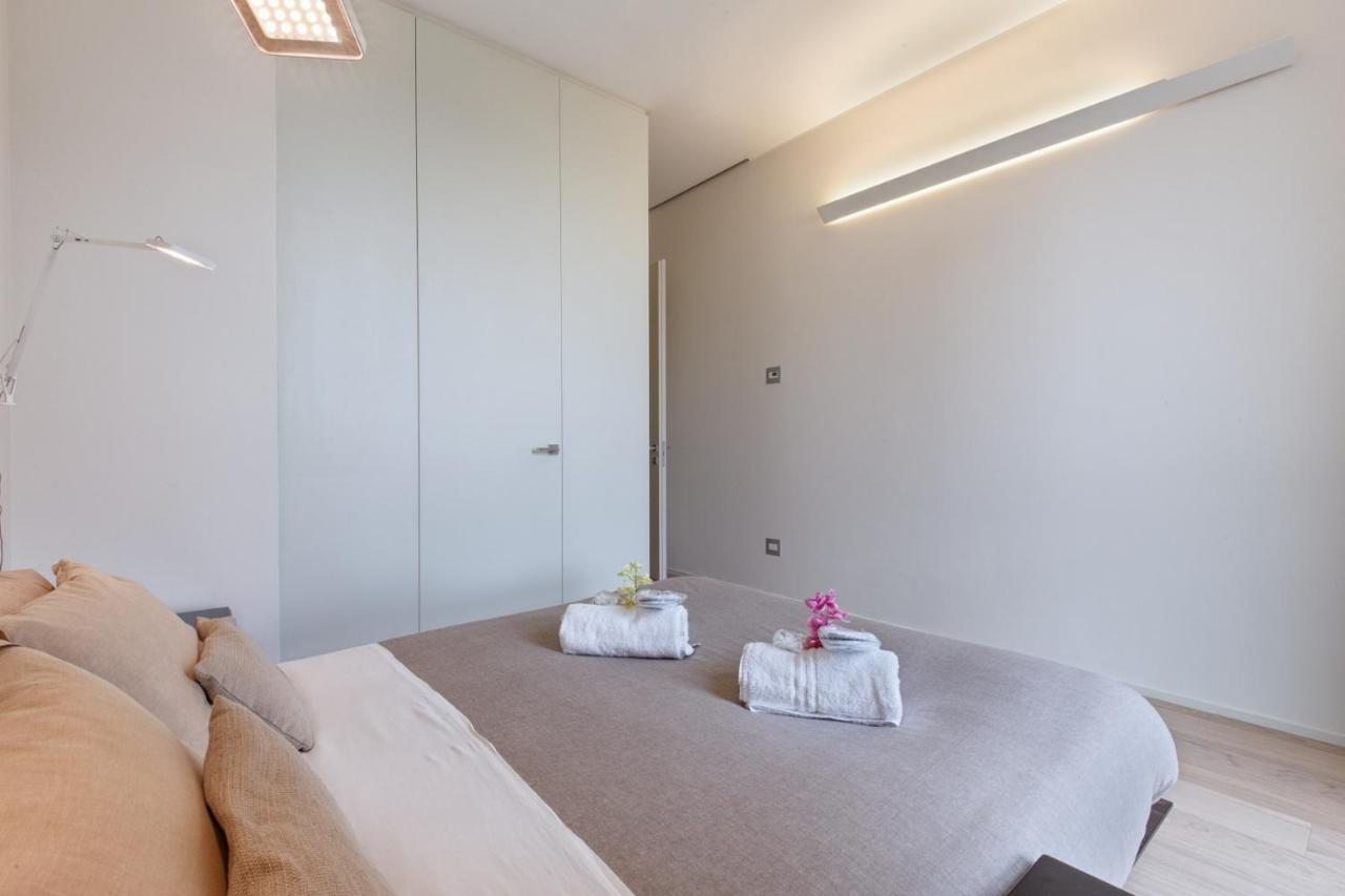Stylish Elegant In Torre Solaria With Exclusive Milan's View * Mailand