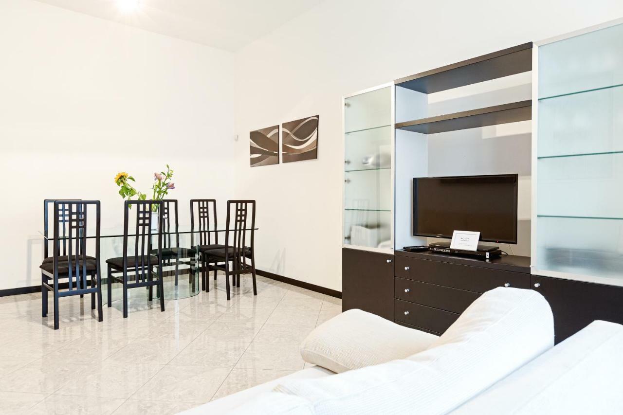 Apartamento S. Maria Valle Roomy Flat Milão