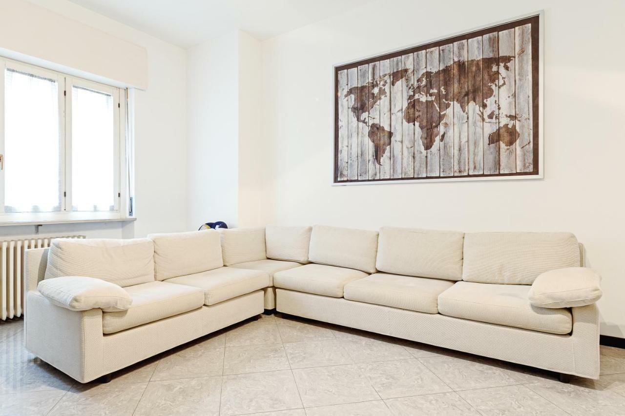 S. Maria Valle Roomy Flat * Milão