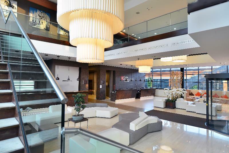 Hilton Garden North 4*
