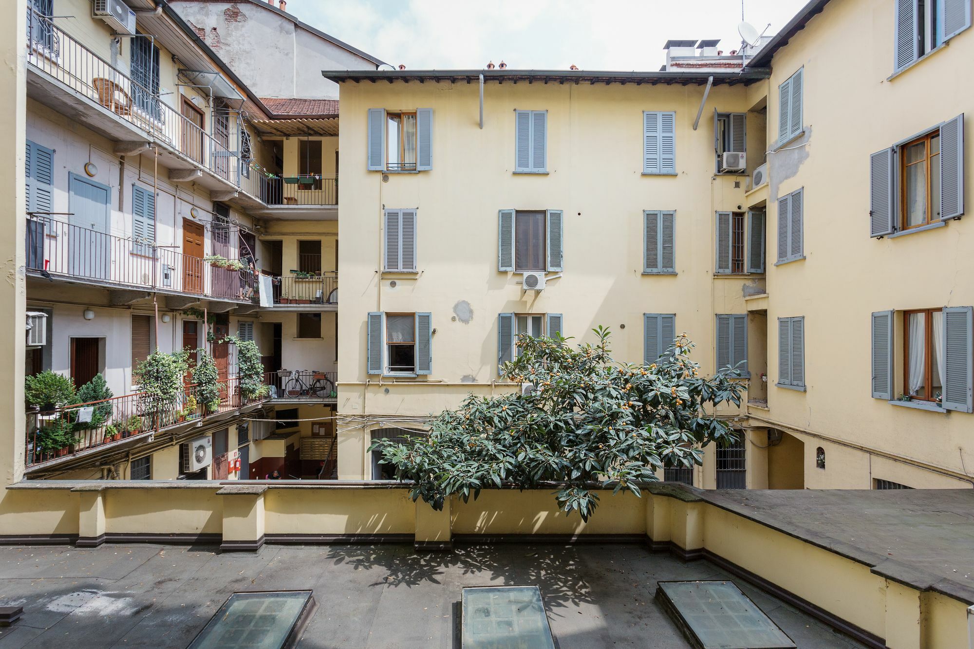 Rentopolis Farini - Isola * Milan