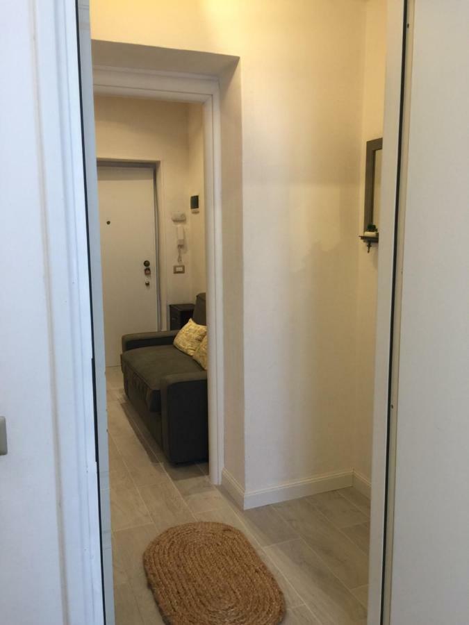 Station Apartment *