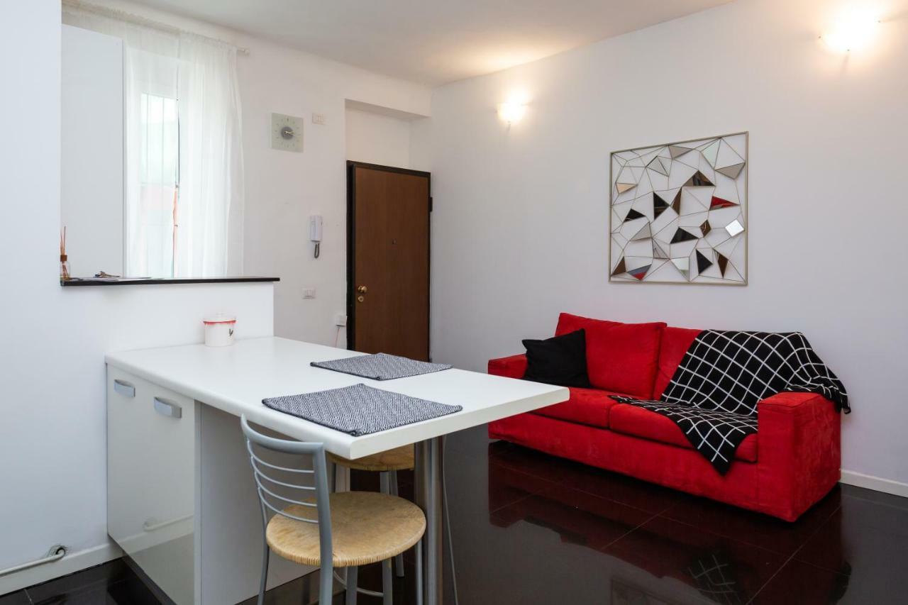 Apartamento Bilocale Zona 200metri Da Stazione Milão