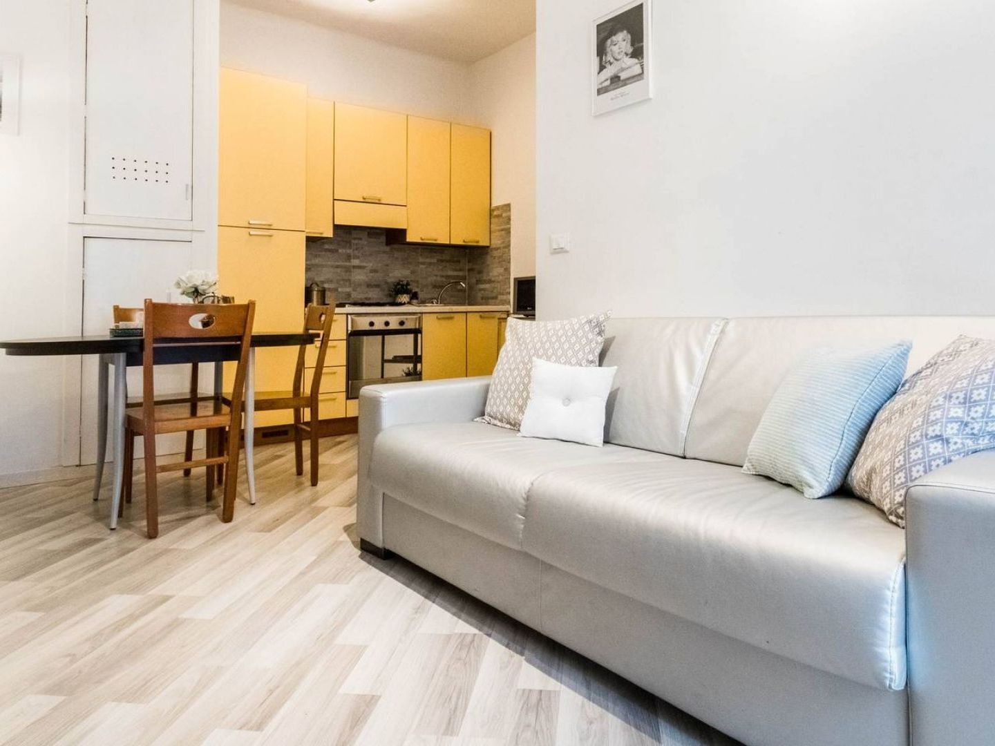 Apartment Hintown Submarine's *