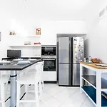 Loreto Elegant Flat