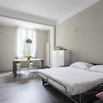 Citta Studi Bright And Stylish Flat With Balcony