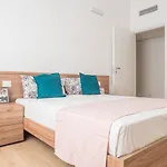 The Best Rent - Gorgeous Two-Bedroom Apartment Close To Cinque Giornate Square
