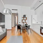Easylife - Wonderful & Stylish House In The Center