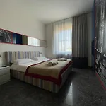 Camperio Central & Colorful Apartment In Cordusio