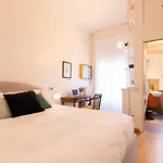 Canaletto - East Milan Apartment