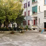 Canaletto - East Milan Apartment