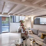 Minimal Loft In Centro A Milano