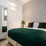 Hemeras Boutique Homes - Design Flat Near Metro Station