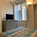 Bilocale Di Ringhiera In Corso Como/Garibaldi