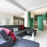 Prestige Boutique Homes - Garden & Pool