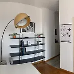 Monolocale Con Vista Su Milano