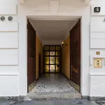 Porta Genova Balcony Apartment