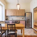 Colored And Spacious Flat Close To Navigli By Easylife