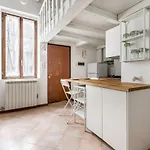 New! Studio Apt 700M From Corso Lodi!