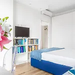 Luxnest I Porta Nuova Milan - Via Pirelli