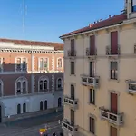 Luxury Apartment In Downtown - Curtatone 4