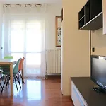 Happy Flat With Terrace