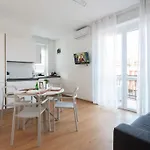 Modern House Dergano A 150 Metri Metro