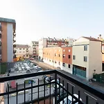 Modern House Dergano A 150 Metri Metro
