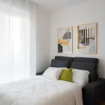 Modern House Dergano A 150 Metri Metro