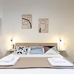 Velasquez Apartments - A - San Siro