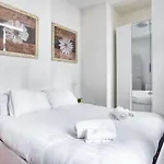 Joivy Lovely Flat With Balcony