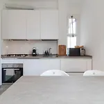 I Host Apartment - Ettore Ponti 48